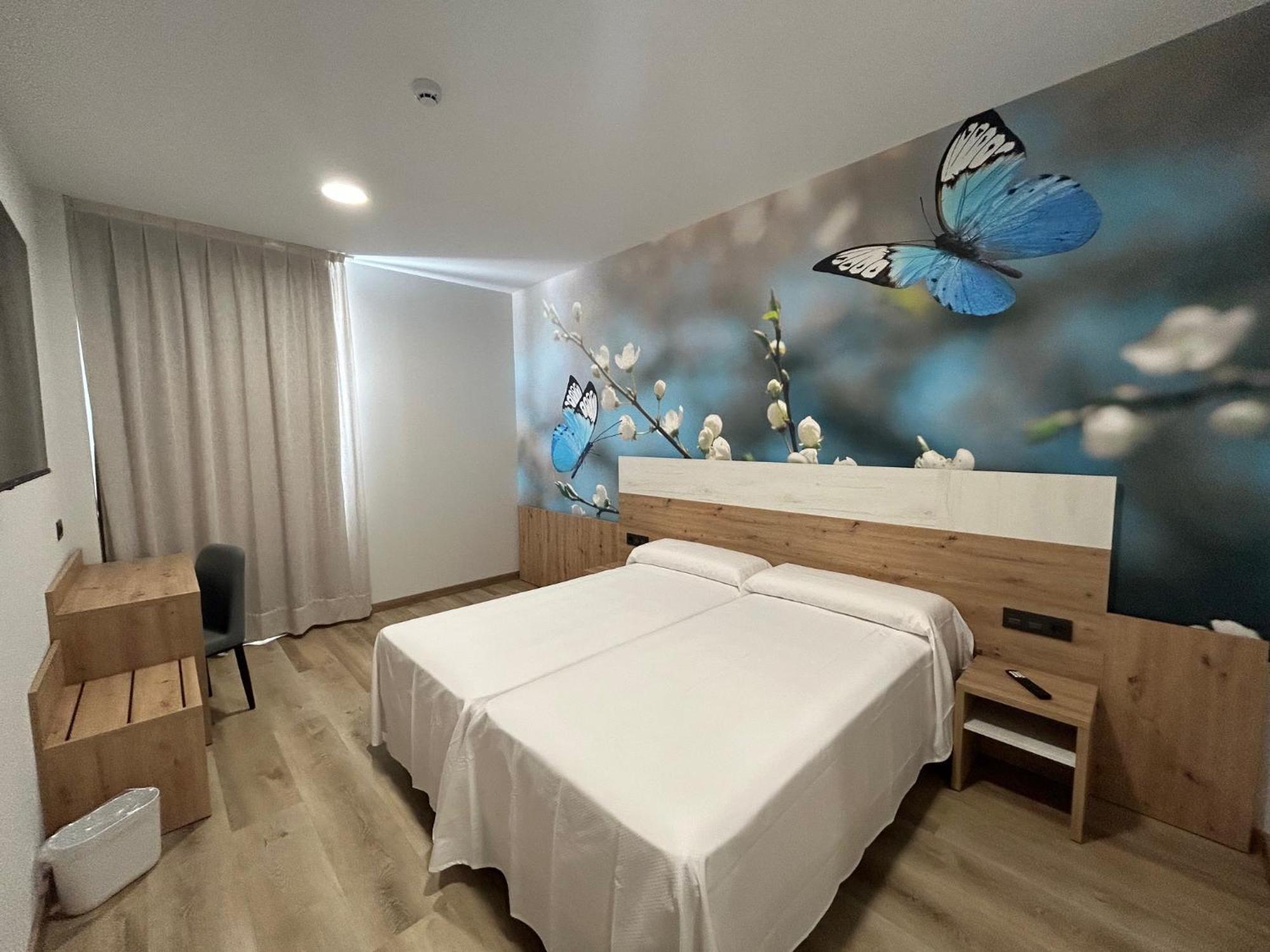 Hotel Javalambre La Puebla De Valverde Bagian luar foto