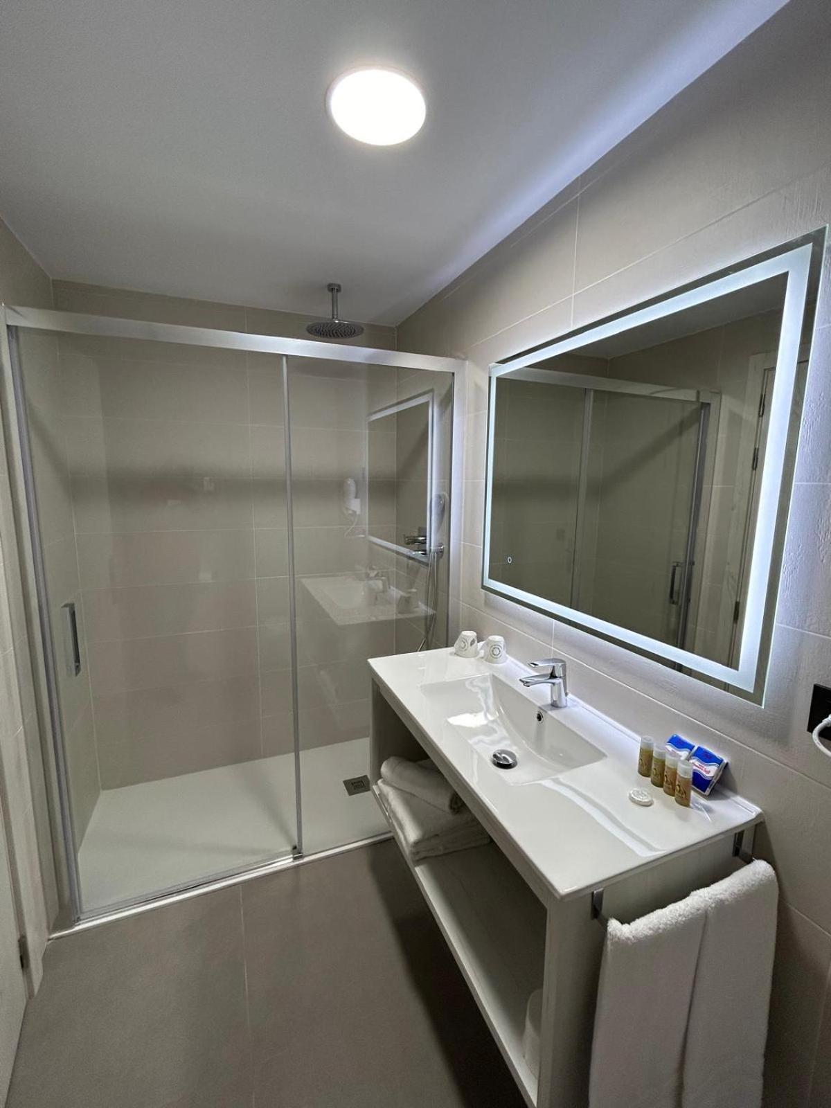 Hotel Javalambre La Puebla De Valverde Bagian luar foto